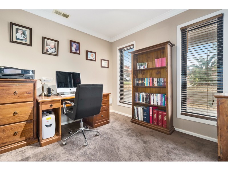 7 Brown Thornbill Court, Langwarrin VIC 3910