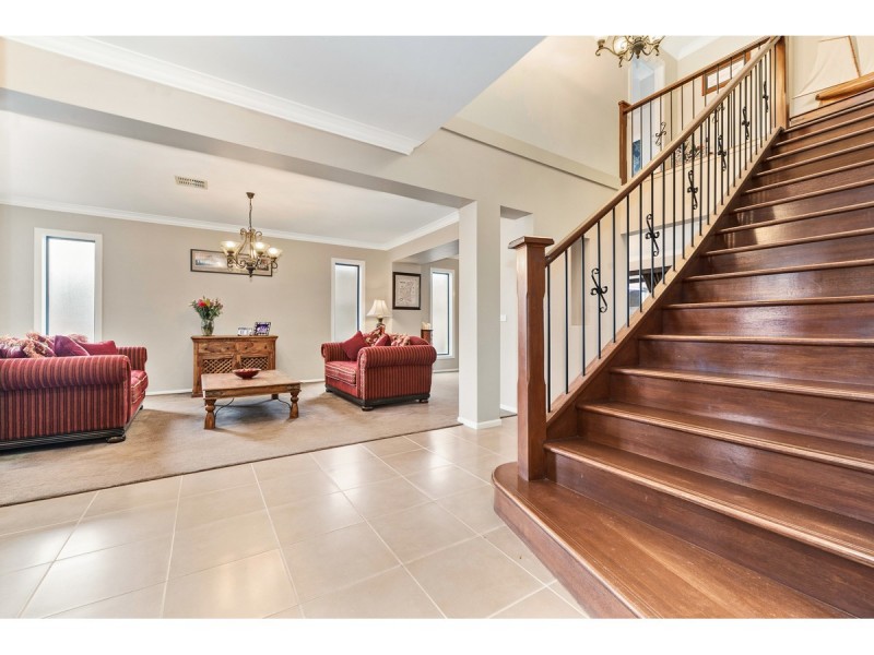 7 Brown Thornbill Court, Langwarrin VIC 3910