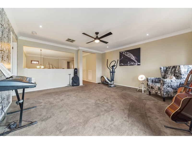 7 Brown Thornbill Court, Langwarrin VIC 3910