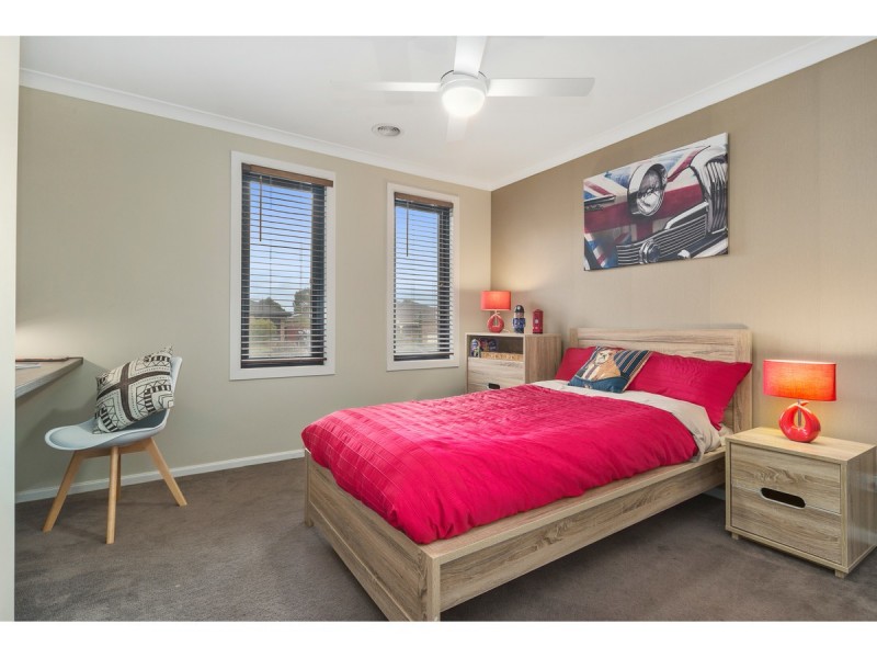 7 Brown Thornbill Court, Langwarrin VIC 3910