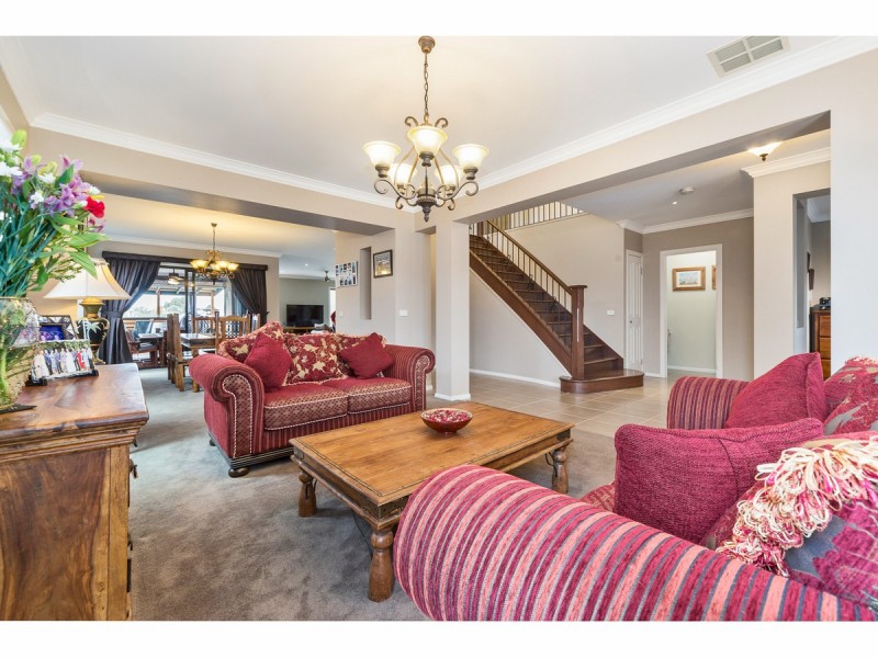 7 Brown Thornbill Court, Langwarrin VIC 3910