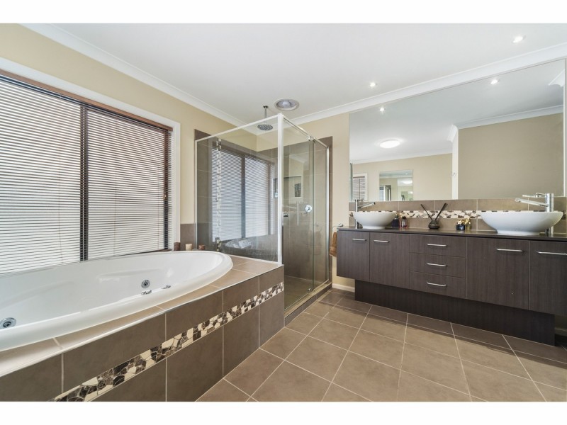 7 Brown Thornbill Court, Langwarrin VIC 3910