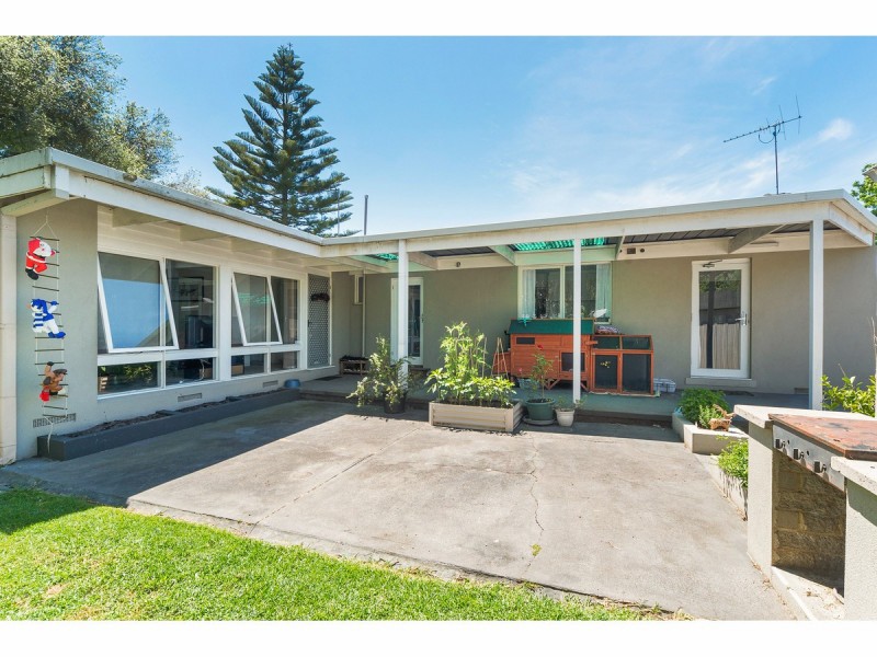 18 Helvetia Court, Frankston VIC 3199