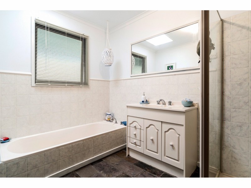 27 Maxwell Court, Langwarrin VIC 3910