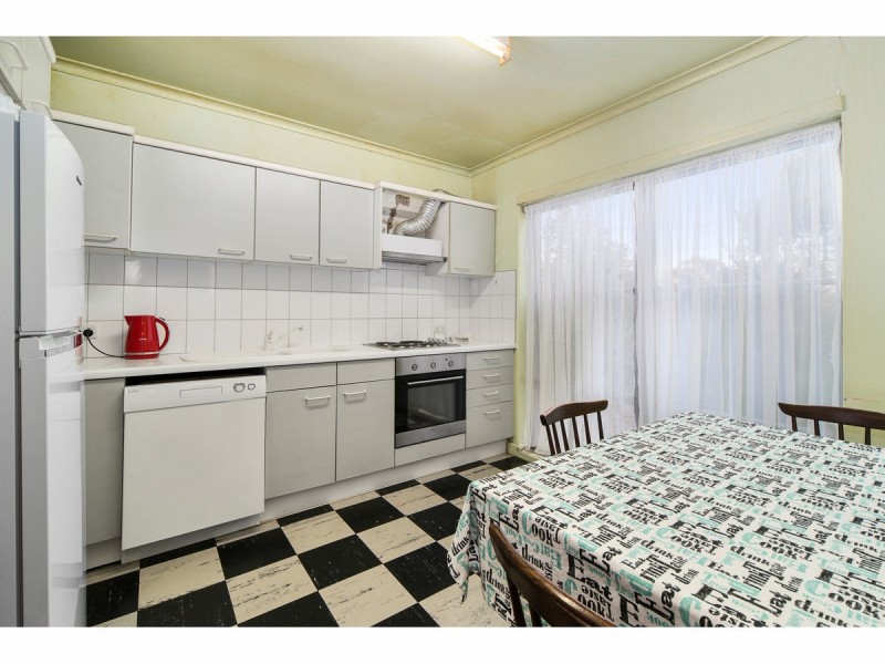 16 Hickory Crescent, Frankston North VIC 3200