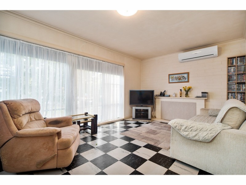 16 Hickory Crescent, Frankston North VIC 3200