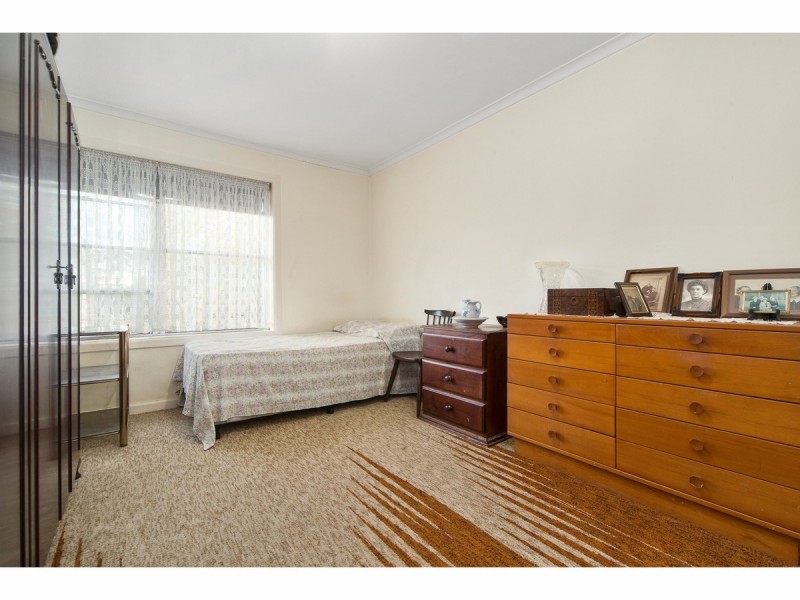 16 Hickory Crescent, Frankston North VIC 3200