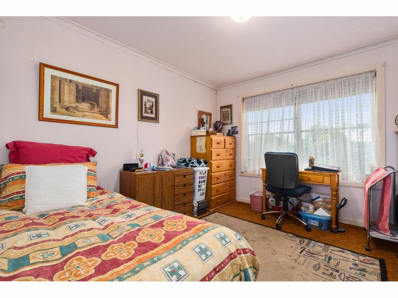 16 Hickory Crescent, Frankston North VIC 3200