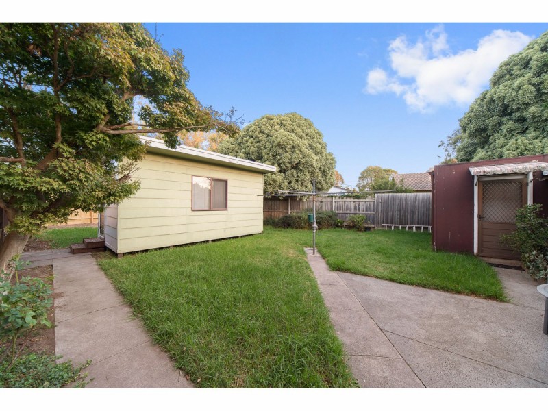 16 Hickory Crescent, Frankston North VIC 3200