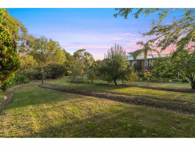 555 Robinsons Road, Langwarrin VIC 3910