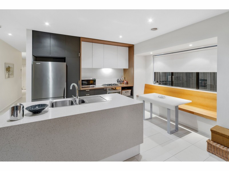 24 Whitewater Court, Sandhurst VIC 3977