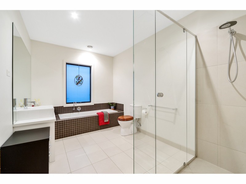 24 Whitewater Court, Sandhurst VIC 3977