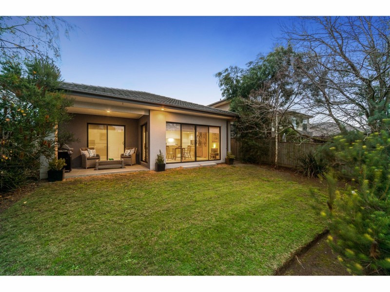 24 Whitewater Court, Sandhurst VIC 3977