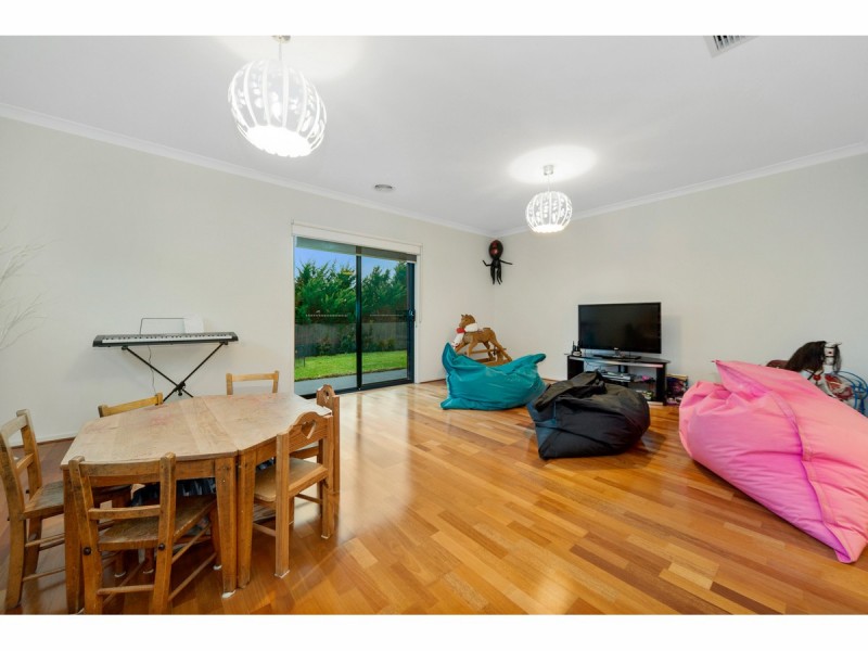 34 Sandarra Boulevard, Sandhurst VIC 3977
