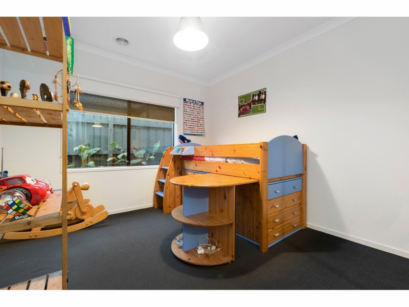 34 Sandarra Boulevard, Sandhurst VIC 3977