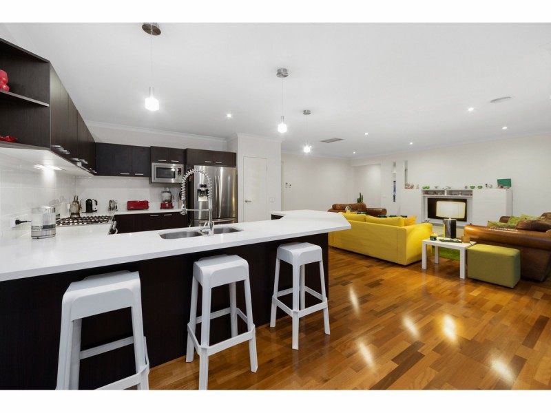 34 Sandarra Boulevard, Sandhurst VIC 3977