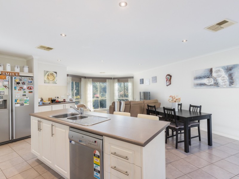 2 Quail Place, Langwarrin VIC 3910