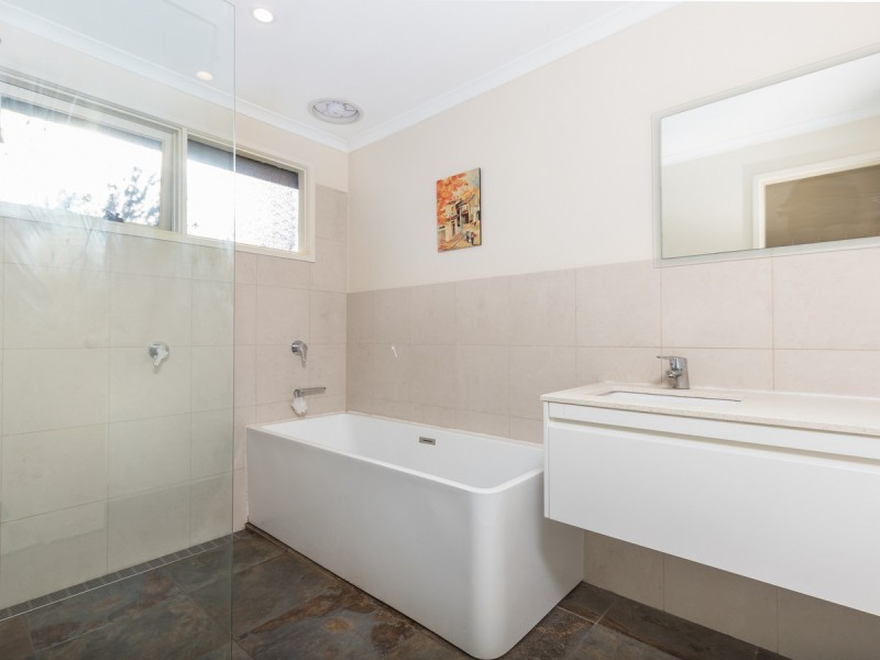 34 Valley Road, Langwarrin VIC 3910