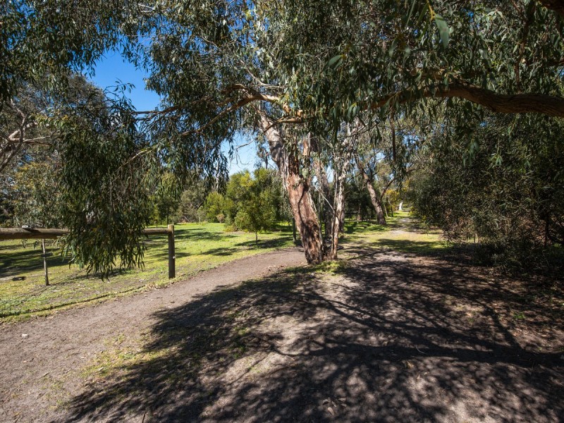 34 Valley Road, Langwarrin VIC 3910