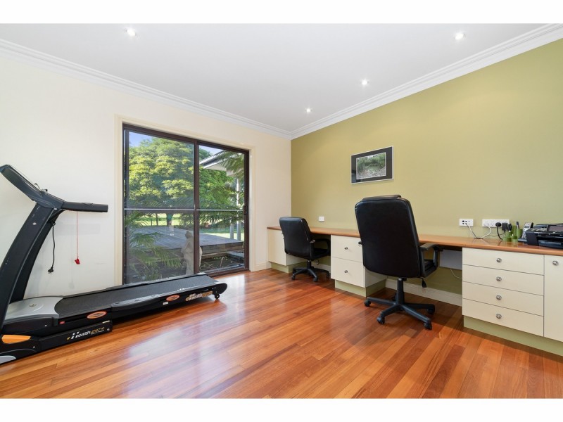 4 Chevron Avenue, Cranbourne South VIC 3977