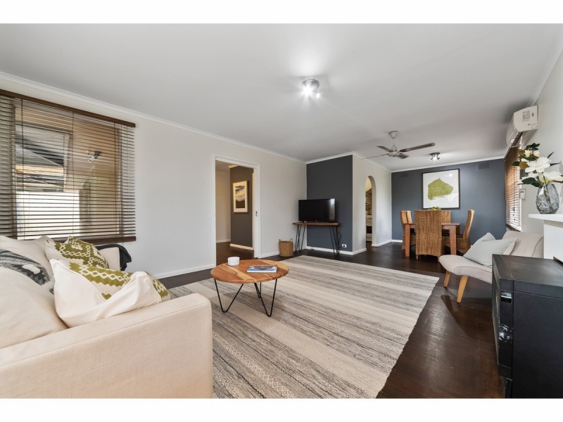 15 Gretana Crescent, Frankston VIC 3199