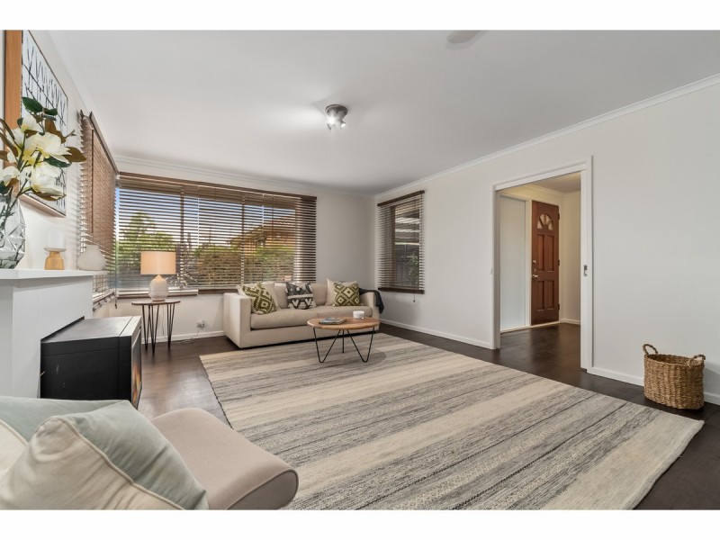 15 Gretana Crescent, Frankston VIC 3199