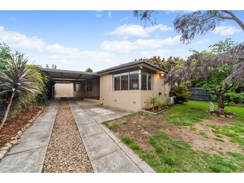 15 Gretana Crescent, Frankston VIC 3199