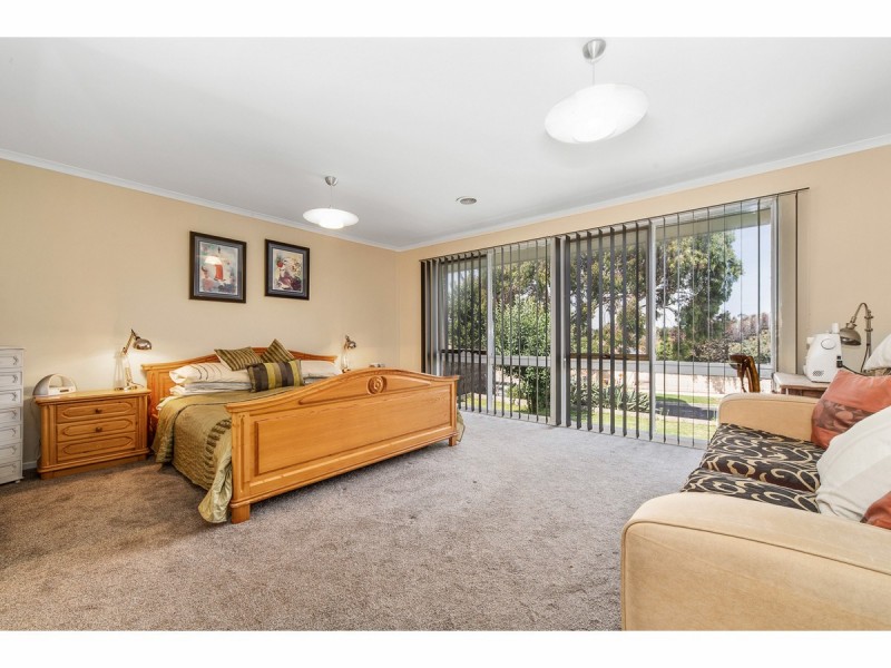 10 Peninsula Crescent, Langwarrin VIC 3910