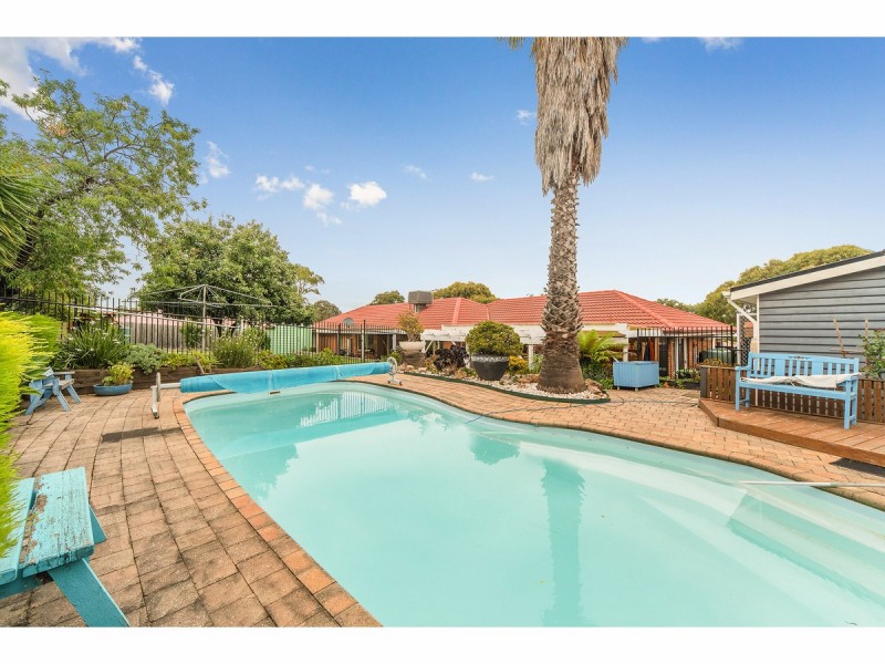 10 Peninsula Crescent, Langwarrin VIC 3910