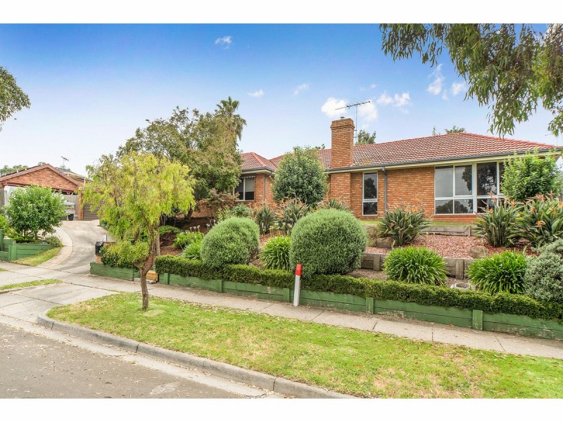 10 Peninsula Crescent, Langwarrin VIC 3910