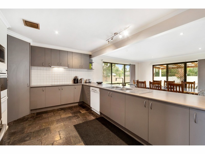 14 Grain Store Court, Langwarrin VIC 3910