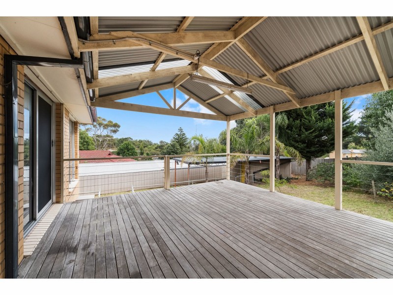 89 Rosemary Crescent, Frankston North VIC 3200