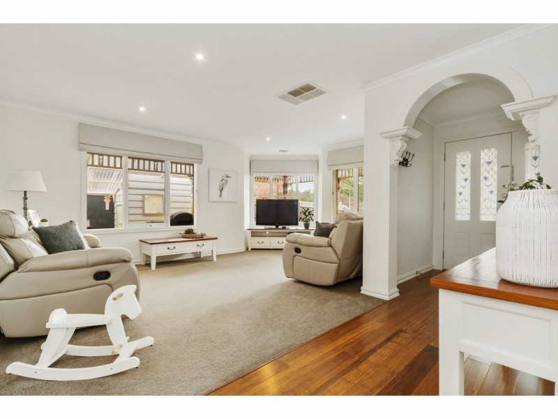 12 Landhill Close, Langwarrin VIC 3910