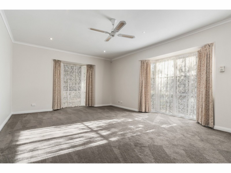 4 Nottingham Avenue, Somerville VIC 3912