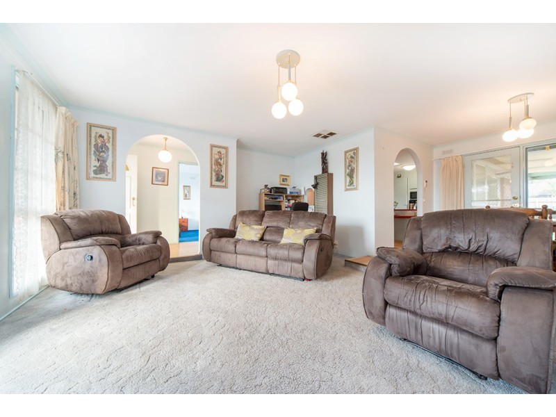 12 Buxton Crescent, Frankston VIC 3199