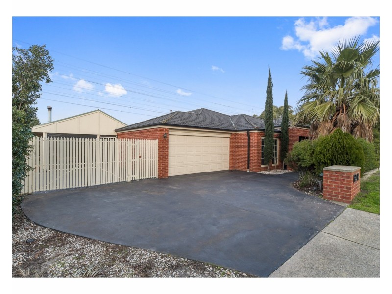 74 Ferndown Drive, Cranbourne VIC 3977
