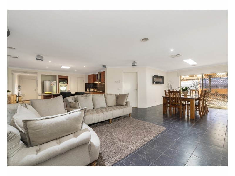 74 Ferndown Drive, Cranbourne VIC 3977