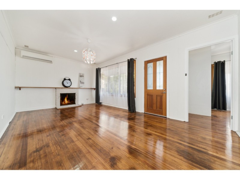 50 Pine Street, Frankston North VIC 3200