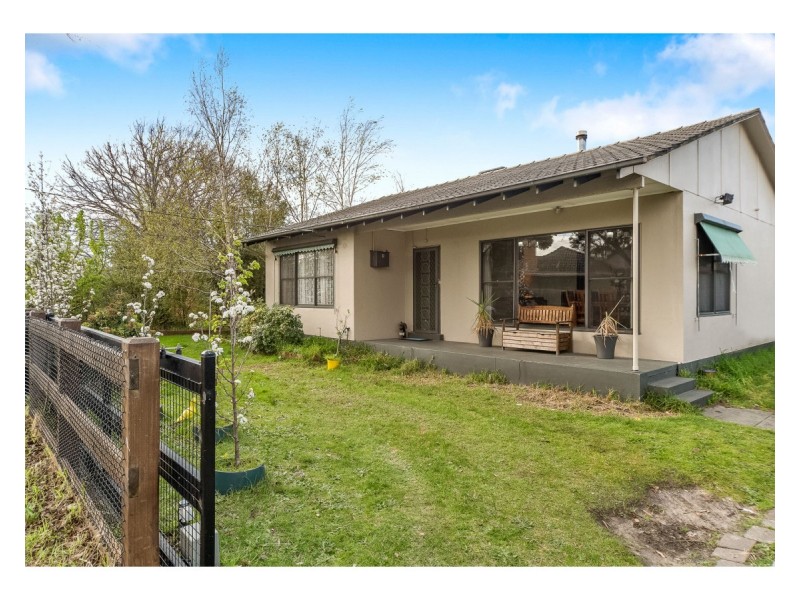 1 Lindsay Street, Frankston North VIC 3200