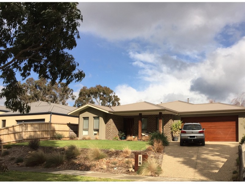30 Flame Robin Drive, Langwarrin VIC 3910