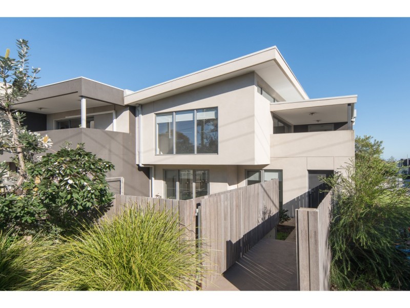 1 Carnation Court, Frankston VIC 3199