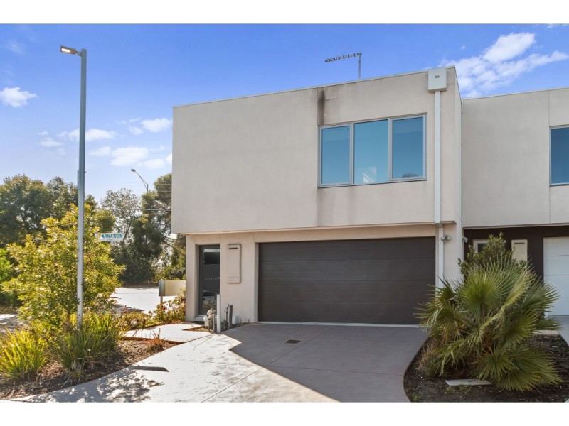 1 Carnation Court, Frankston VIC 3199