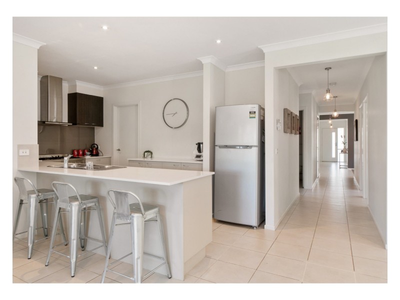 8 Kensei Place, Sandhurst VIC 3977
