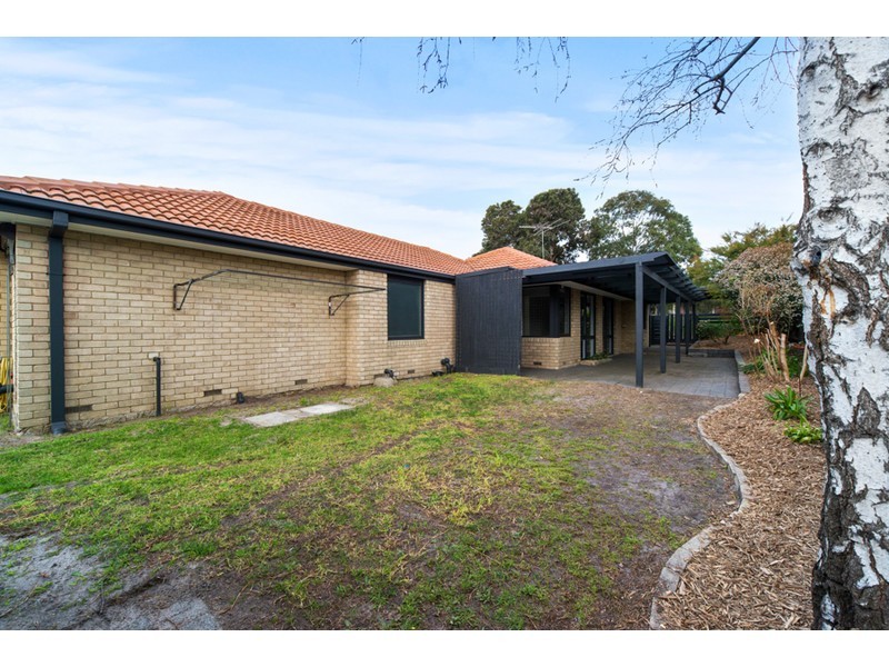 24 Gattinara Drive, Frankston VIC 3199