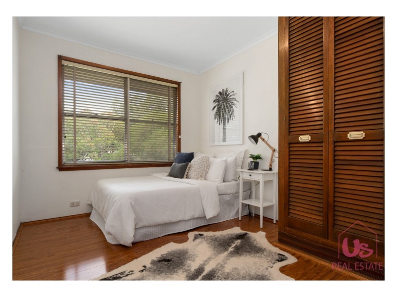 8 Brunning Crescent, Frankston North VIC 3200