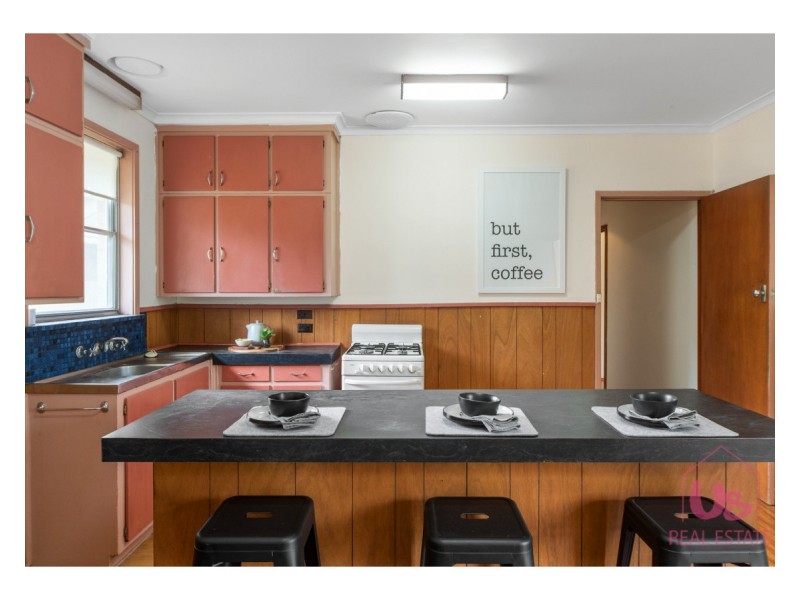 8 Brunning Crescent, Frankston North VIC 3200