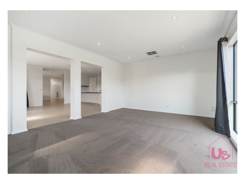 6 Amethyst Close, Skye VIC 3977