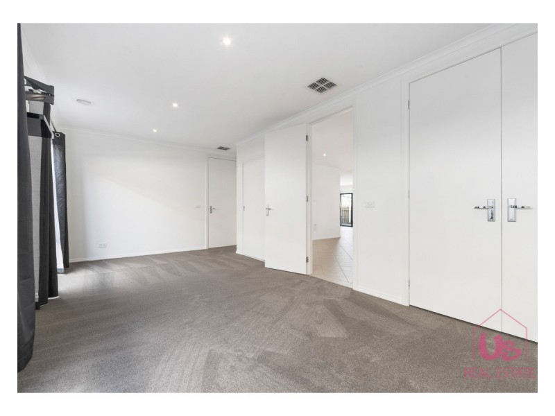 6 Amethyst Close, Skye VIC 3977