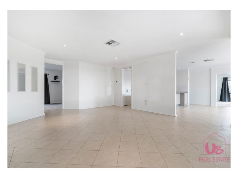 6 Amethyst Close, Skye VIC 3977