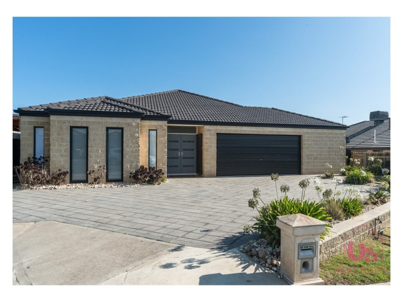 6 Amethyst Close, Skye VIC 3977